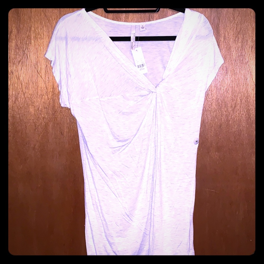 New York & Co V-neck into twisted knot